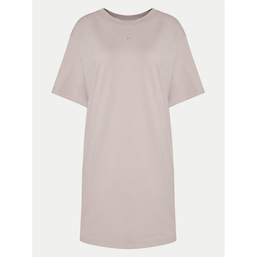 Nike Sukienka codzienna FB3204 Różowy Regular Fit ze sklepu MODIVO w kategorii Sukienki - zdjęcie 182732570