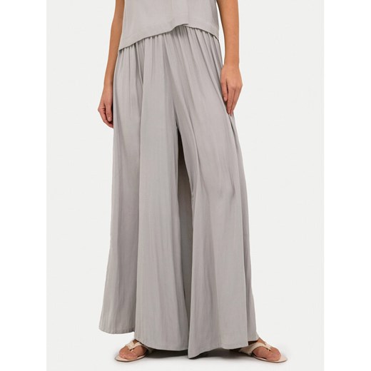 Kaffe Spodnie palazzo Allie 10508761 Szary Relaxed Fit ze sklepu MODIVO w kategorii Spodnie damskie - zdjęcie 182732664