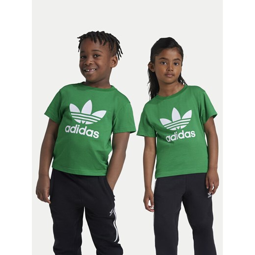 adidas T-Shirt adicolor Trefoil IY4013 Zielony Regular Fit ze sklepu MODIVO w kategorii T-shirty chłopięce - zdjęcie 182732732