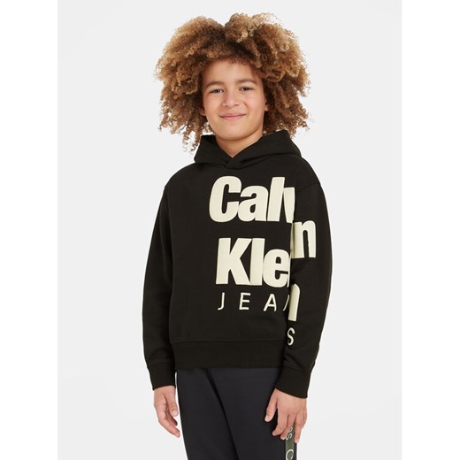 Calvin Klein Jeans Bluza Blown Up Logo IB0IB01860 Czarny Regular Fit ze sklepu MODIVO w kategorii Bluzy chłopięce - zdjęcie 182732753