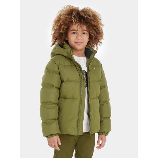 Tommy Hilfiger Kurtka zimowa Essential KB0KB08341 S Khaki Regular Fit ze sklepu MODIVO w kategorii Kurtki chłopięce - zdjęcie 182735751