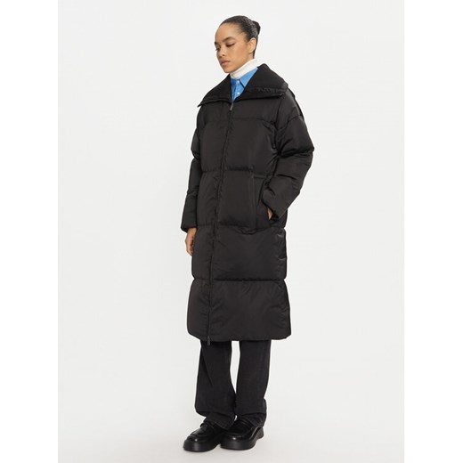 Calvin Klein Kurtka puchowa K20K207721 Czarny Regular Fit ze sklepu MODIVO w kategorii Kurtki damskie - zdjęcie 182736271