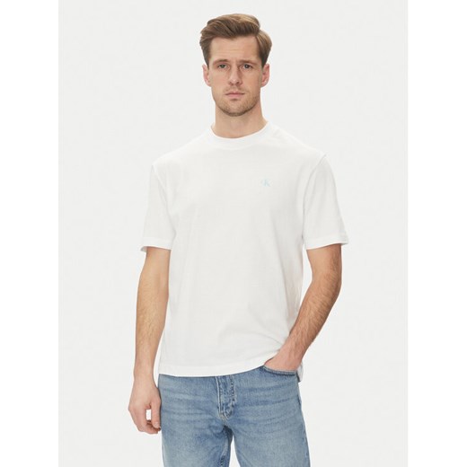 Calvin Klein Jeans T-Shirt Painted J30J327523 Biały Regular Fit ze sklepu MODIVO w kategorii T-shirty męskie - zdjęcie 182736710