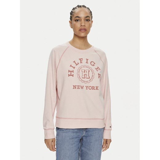 Tommy Hilfiger Bluza Varsity WW0WW41239 Różowy Regular Fit ze sklepu MODIVO w kategorii Bluzy damskie - zdjęcie 182736724
