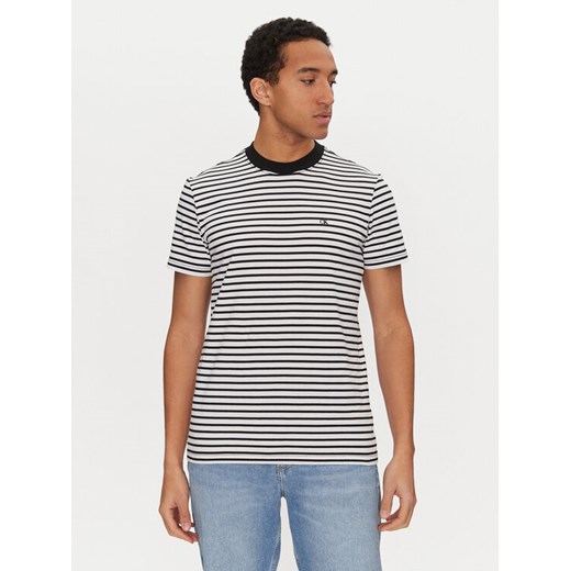 Calvin Klein Jeans T-Shirt J30J326683 Czarny Regular Fit ze sklepu MODIVO w kategorii T-shirty męskie - zdjęcie 182740152