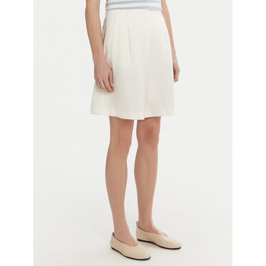 Weekend Max Mara Bermudy Ecuba 2515141032 Biały Regular Fit ze sklepu MODIVO w kategorii Szorty - zdjęcie 182740420
