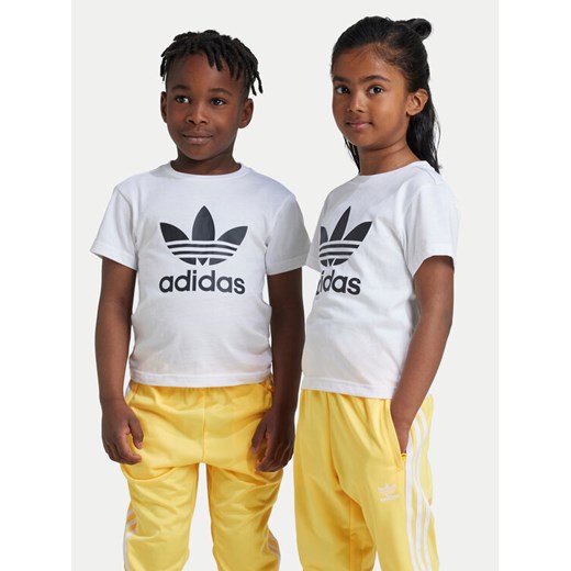 adidas T-Shirt adicolor Trefoil JE0518 Biały Regular Fit ze sklepu MODIVO w kategorii T-shirty chłopięce - zdjęcie 182741034