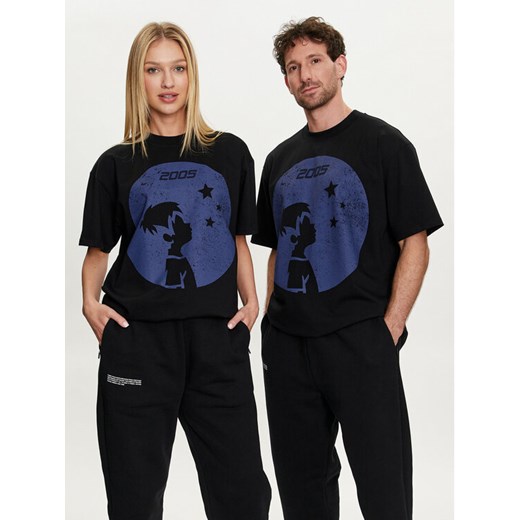 2005 T-Shirt Unisex Kid Czarny Regular Fit ze sklepu MODIVO w kategorii T-shirty męskie - zdjęcie 182743383