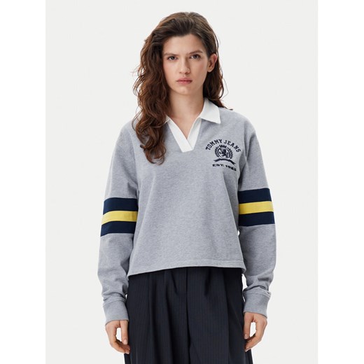 Tommy Jeans Bluza Varsity DW0DW20312 Szary Relaxed Fit ze sklepu MODIVO w kategorii Bluzy damskie - zdjęcie 182744544