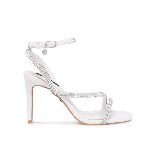 Nine West Sandały WFA2675-1 Biały ze sklepu MODIVO w kategorii Sandały damskie - zdjęcie 182745112