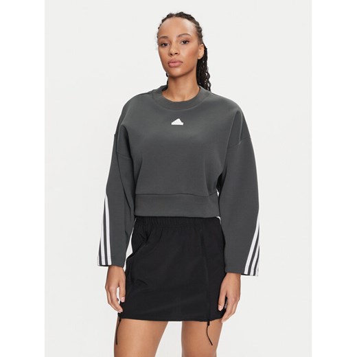 adidas Bluza Future Icons 3-Stripes IS3879 Zielony Loose Fit ze sklepu MODIVO w kategorii Bluzy damskie - zdjęcie 182745300