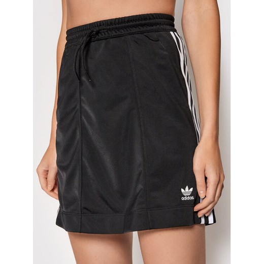 adidas Spódnica mini adicolor Classics Tricot H37774 Czarny Regular Fit ze sklepu MODIVO w kategorii Spódnice - zdjęcie 182745724