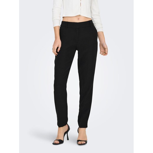 ONLY Chinosy Veronica 15291514 Czarny Slim Fit ze sklepu MODIVO w kategorii Spodnie damskie - zdjęcie 182745931
