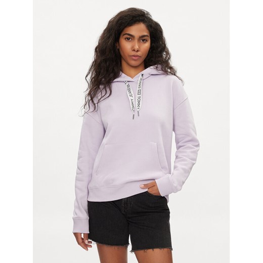Tommy Jeans Bluza Logo Drawcord DW0DW17794 Fioletowy Boxy Fit ze sklepu MODIVO w kategorii Bluzy damskie - zdjęcie 182746920