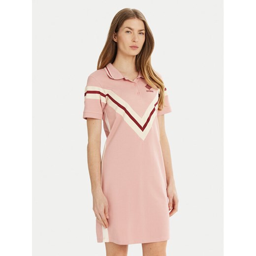 Guess Sukienka codzienna V5RK00 KCOK1 Różowy Regular Fit ze sklepu MODIVO w kategorii Sukienki - zdjęcie 182747104