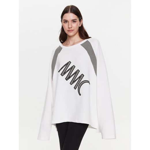 MMC Studio Bluza Lizzo Biały Relaxed Fit ze sklepu MODIVO w kategorii Bluzy damskie - zdjęcie 182747630
