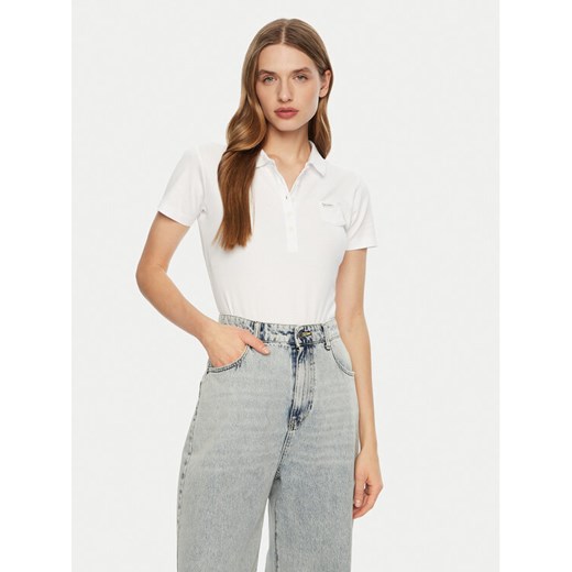 Guess Polo W5RP47 KARS2 Biały Regular Fit ze sklepu MODIVO w kategorii Bluzki damskie - zdjęcie 182747721
