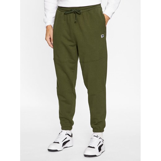 Puma Spodnie dresowe Downtown 621287 Zielony Regular Fit ze sklepu MODIVO w kategorii Spodnie męskie - zdjęcie 182749751