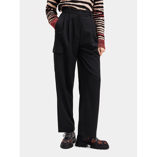 Desigual Spodnie materiałowe 23WWPW06 Czarny Cargo Fit ze sklepu MODIVO w kategorii Spodnie damskie - zdjęcie 182749954