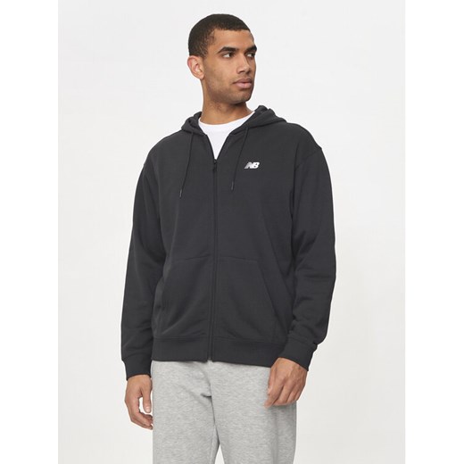 New Balance Bluza Essentials MJ41501 Czarny Regular Fit ze sklepu MODIVO w kategorii Bluzy męskie - zdjęcie 182750584