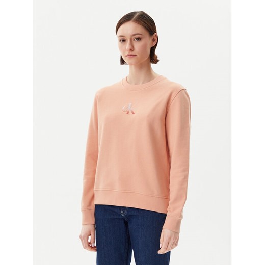 Calvin Klein Jeans Bluza Gradient Monologo J20J225360 Koralowy Regular Fit ze sklepu MODIVO w kategorii Bluzy damskie - zdjęcie 182750694
