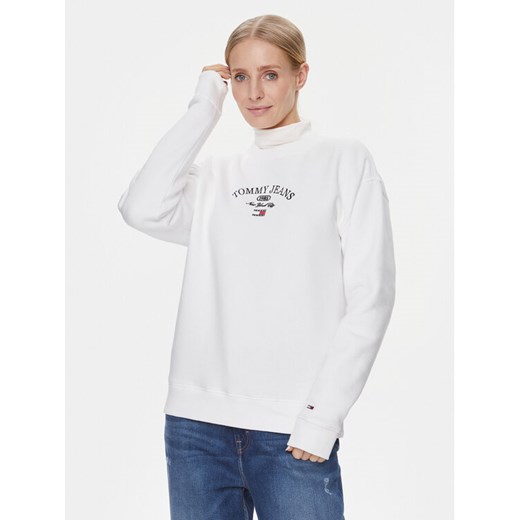 Tommy Jeans Bluza Lux Ath DW0DW16413 Biały Relaxed Fit ze sklepu MODIVO w kategorii Bluzy damskie - zdjęcie 182751551