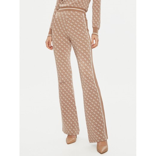 Guess Spodnie materiałowe W3YB38 Z37K0 Beżowy Regular Fit ze sklepu MODIVO w kategorii Spodnie damskie - zdjęcie 182751800