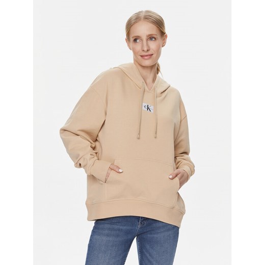 Calvin Klein Jeans Bluza J20J222539 Beżowy Oversize ze sklepu MODIVO w kategorii Bluzy damskie - zdjęcie 182751904