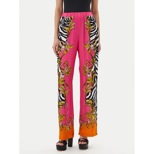 Versace Jeans Couture Spodnie materiałowe 78HAA1P2 Różowy Straight Fit ze sklepu MODIVO w kategorii Spodnie damskie - zdjęcie 182752632