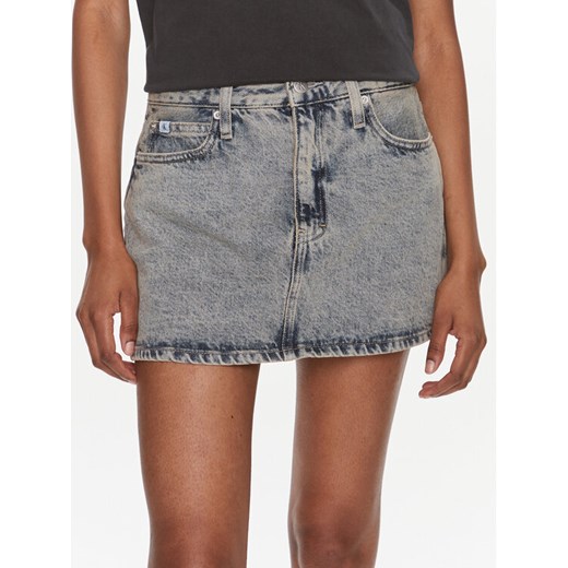 Calvin Klein Jeans Spódnica jeansowa J20J222502 Niebieski Regular Fit ze sklepu MODIVO w kategorii Spódnice - zdjęcie 182753000