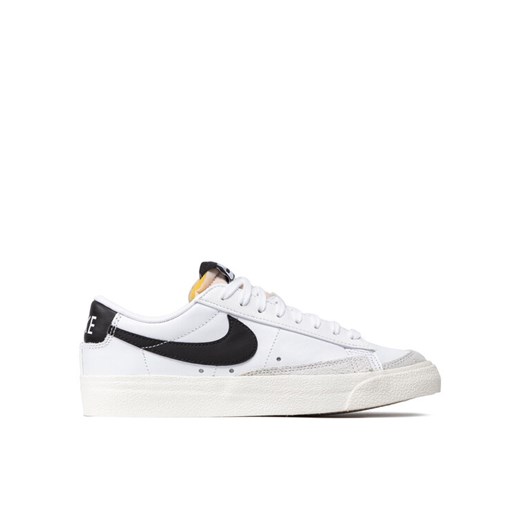 Nike Sneakersy Blazer Low '77 DC4769 102 Biały ze sklepu MODIVO w kategorii Trampki damskie - zdjęcie 182753304