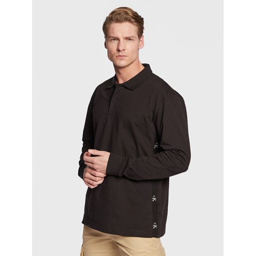 Calvin Klein Jeans Polo J30J322450 Czarny Relaxed Fit ze sklepu MODIVO w kategorii T-shirty męskie - zdjęcie 182757070