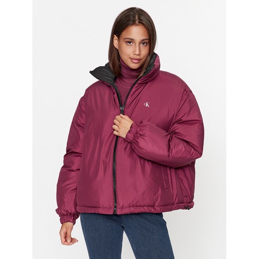 Calvin Klein Jeans Kurtka zimowa 90's J20J222333 Fioletowy Oversize ze sklepu MODIVO w kategorii Kurtki damskie - zdjęcie 182757661