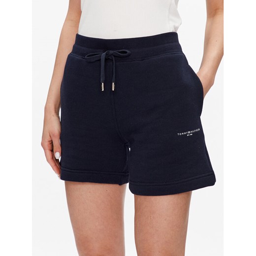 Tommy Hilfiger Szorty sportowe 1985 WW0WW38348 Granatowy Relaxed Fit ze sklepu MODIVO w kategorii Szorty - zdjęcie 182758262