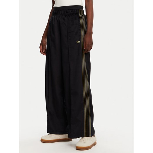 adidas Spodnie dresowe Velour JI5755 Czarny Regular Fit ze sklepu MODIVO w kategorii Spodnie damskie - zdjęcie 182758531