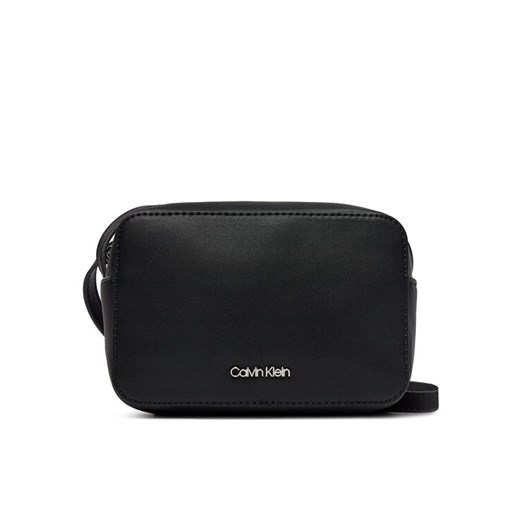 Calvin Klein Torebka Ck Must Camera Bag K60K610293 Czarny ze sklepu MODIVO w kategorii Listonoszki - zdjęcie 182759191