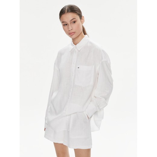 Tommy Jeans Koszula DW0DW17987 Biały Relaxed Fit ze sklepu MODIVO w kategorii Koszule damskie - zdjęcie 182759971