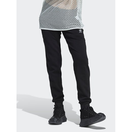 adidas Spodnie dresowe IA6457 Czarny Regular Fit ze sklepu MODIVO w kategorii Spodnie damskie - zdjęcie 182760560