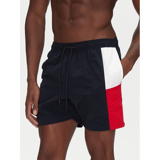 Tommy Hilfiger Szorty kąpielowe UM0UM03483 Granatowy Slim Fit ze sklepu MODIVO w kategorii Kąpielówki - zdjęcie 182761214