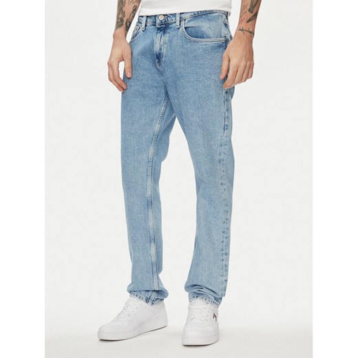 Tommy Jeans Jeansy Ryan DM0DM19156 Niebieski Straight Fit ze sklepu MODIVO w kategorii Jeansy męskie - zdjęcie 182763114