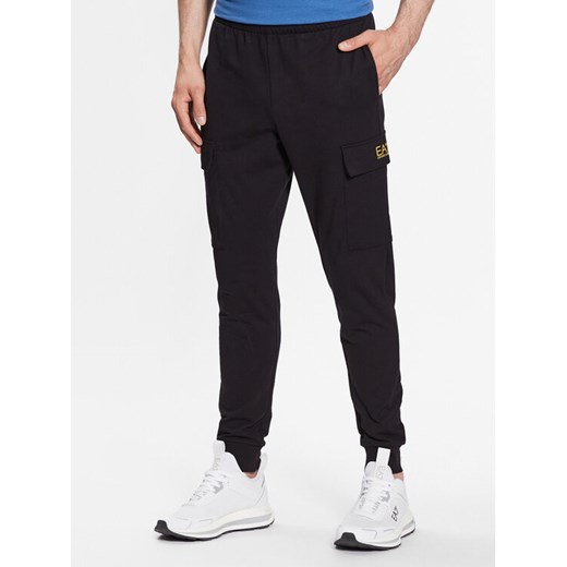 EA7 Emporio Armani Spodnie dresowe 8NPP59 PJ05Z 0208 Czarny Regular Fit ze sklepu MODIVO w kategorii Spodnie męskie - zdjęcie 182763301
