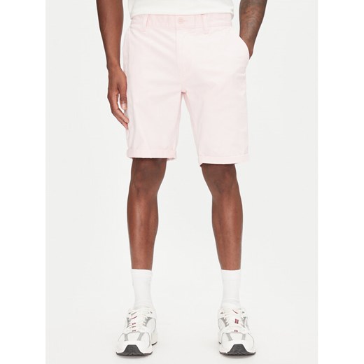 Tommy Jeans Szorty materiałowe Scanton DM0DM21950 Różowy Slim Fit ze sklepu MODIVO w kategorii Spodenki męskie - zdjęcie 182763302