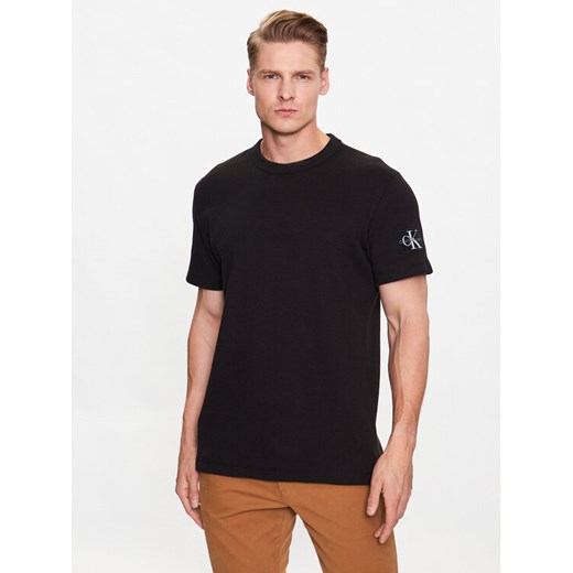Calvin Klein Jeans T-Shirt J30J323489 Czarny Regular Fit ze sklepu MODIVO w kategorii T-shirty męskie - zdjęcie 182763632