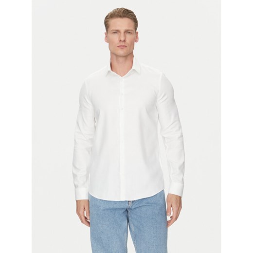 Calvin Klein Koszula K10K114316 Biały Slim Fit ze sklepu MODIVO w kategorii Koszule męskie - zdjęcie 182764442