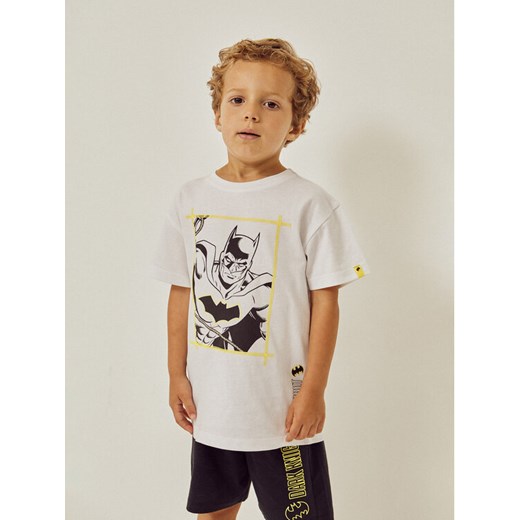 Zippy Komplet t-shirt i spodenki Batman ZKBAP0602 23001 Biały Regular Fit ze sklepu MODIVO w kategorii Komplety chłopięce - zdjęcie 182764870
