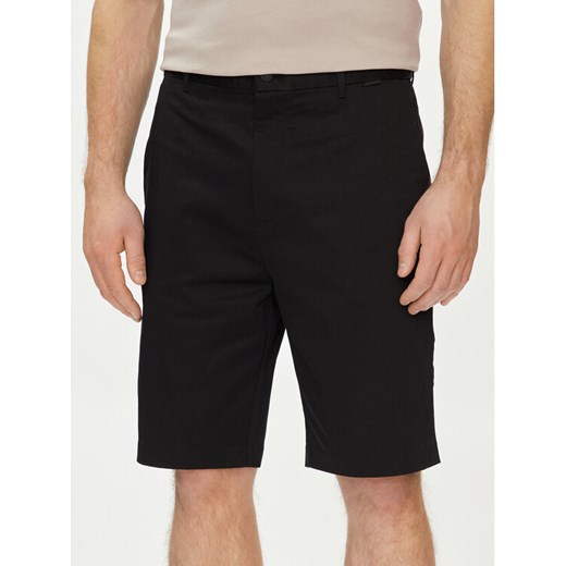 Calvin Klein Szorty materiałowe Sateen K10K112831 Czarny Regular Fit ze sklepu MODIVO w kategorii Spodenki męskie - zdjęcie 182765180