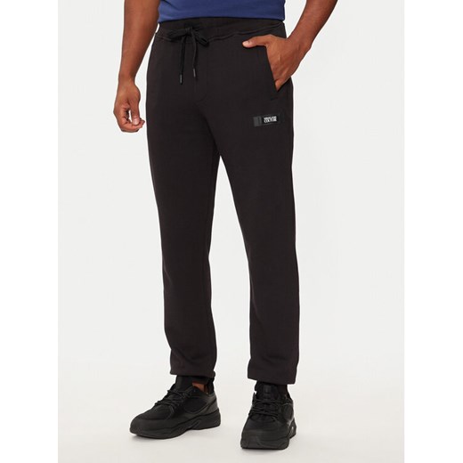 Versace Jeans Couture Spodnie dresowe 7GAA3B0 Czarny Regular Fit ze sklepu MODIVO w kategorii Spodnie męskie - zdjęcie 182765463