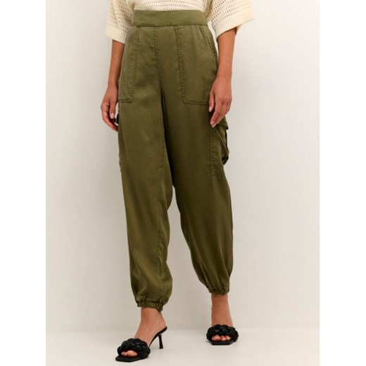 Kaffe Spodnie materiałowe Zilia 10507507 Zielony Relaxed Fit ze sklepu MODIVO w kategorii Spodnie damskie - zdjęcie 182765663