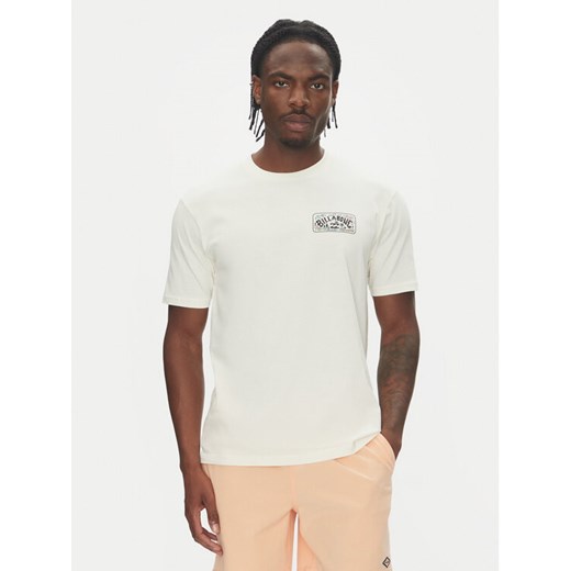 Billabong T-Shirt Scenic Arch Adiv Ss 24A501539 Biały Regular Fit ze sklepu MODIVO w kategorii T-shirty męskie - zdjęcie 182766763