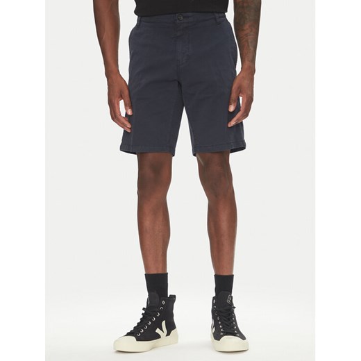 Mustang Szorty materiałowe Amsterdam 1016450 Granatowy Slim Fit ze sklepu MODIVO w kategorii Spodenki męskie - zdjęcie 183551354